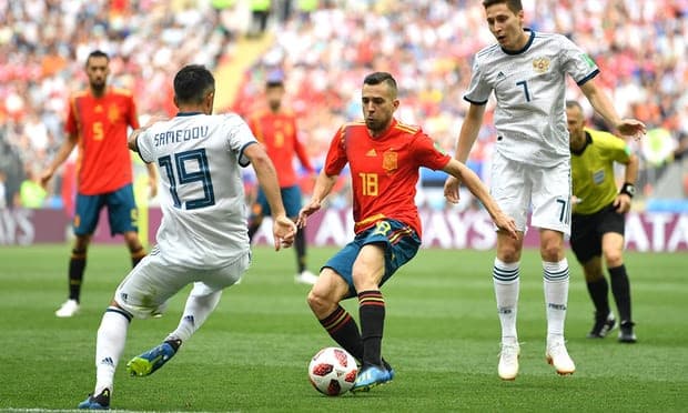 स्पेन र रुसबीचको निर्धारित समयको खेल १–१ को बराबरीमा, खेल अतिरिक्त समयमा