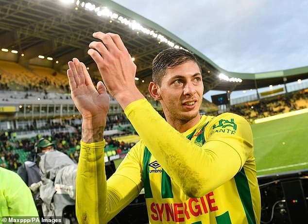 स्ट्राइकर सालाको तस्विर ट्वीट गर्ने पक्राउ