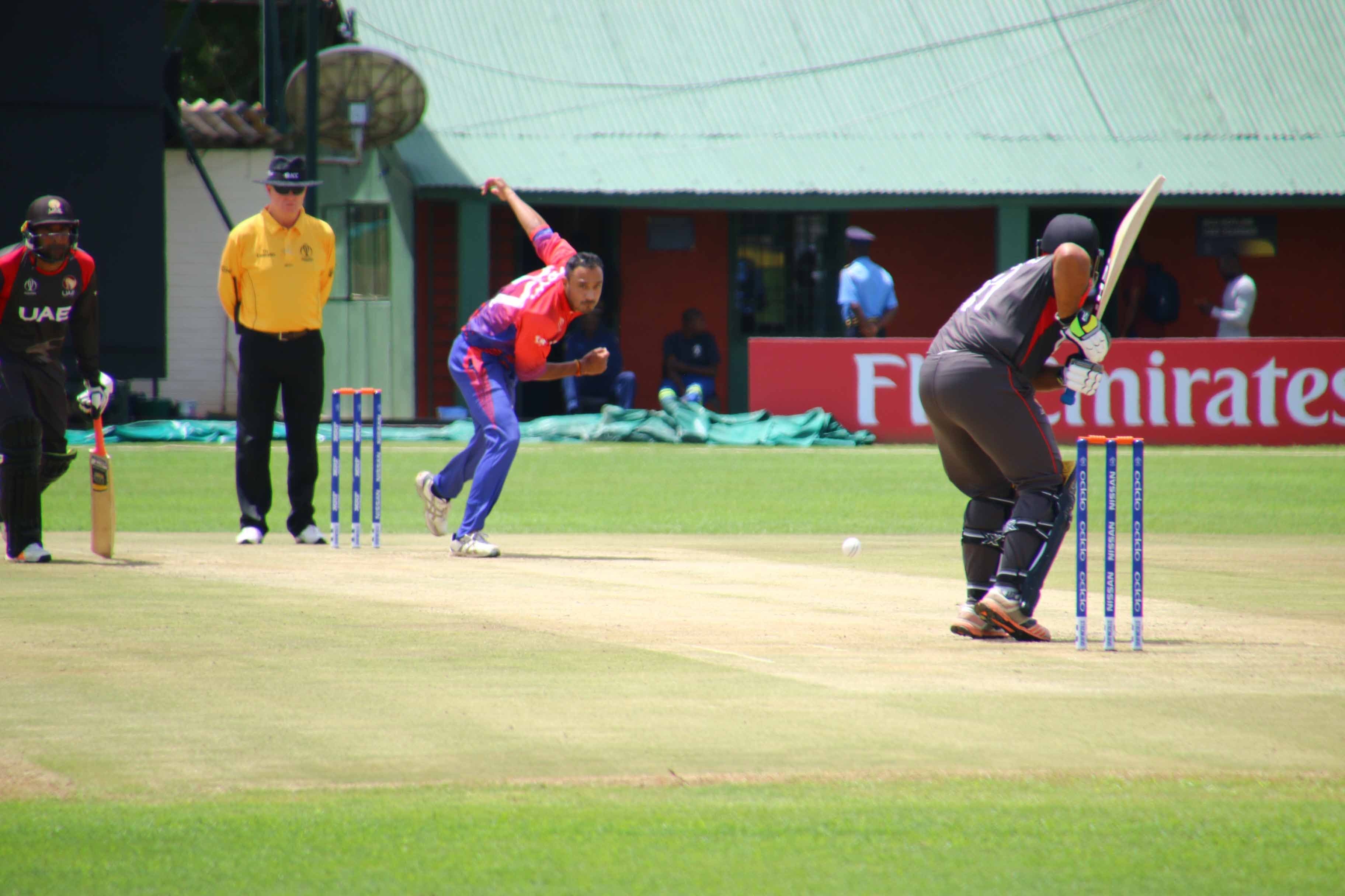 नेपालको उत्कृष्ट सुरुवात, पावर प्लेमा युएई १४ रन