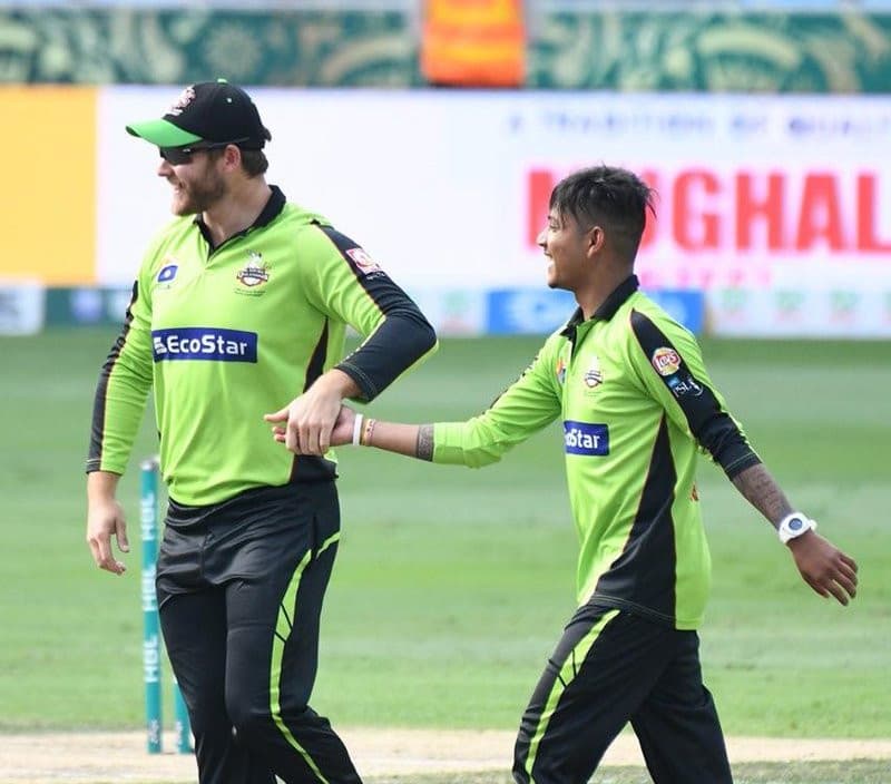 सन्दीप प्लेईङ सेटमा, लाहोर ब्याटिङ गर्दै