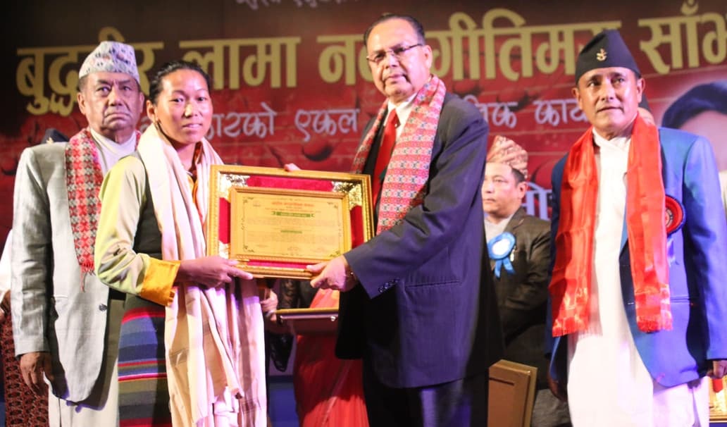 धाविका याङदी सम्मानित