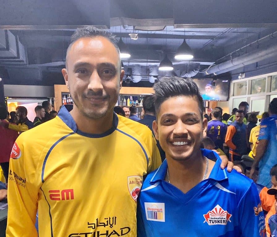 पारस प्लेईङ सेटमा, सन्दीप बाहिर