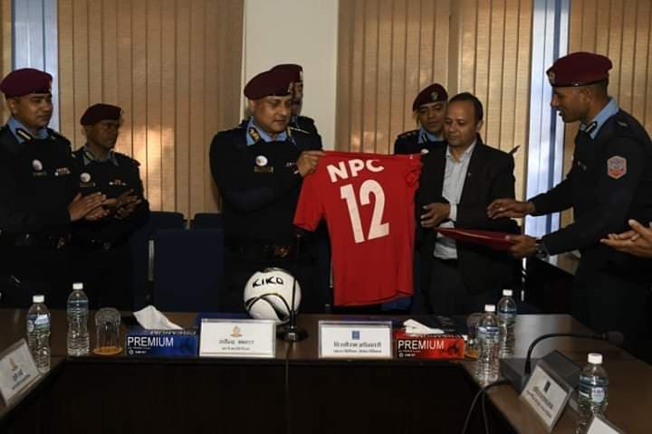 पुलिसको फुटबल टिमलाई टेलिकमको प्रायोजन