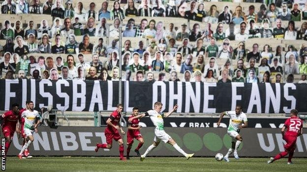 बन्द रंगशालामा १३ हजार समर्थक !