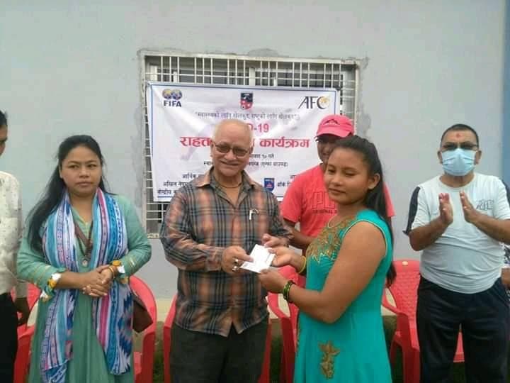 बाँके जिल्ला फुटबल संघद्वारा खेलाडीलाई राहत