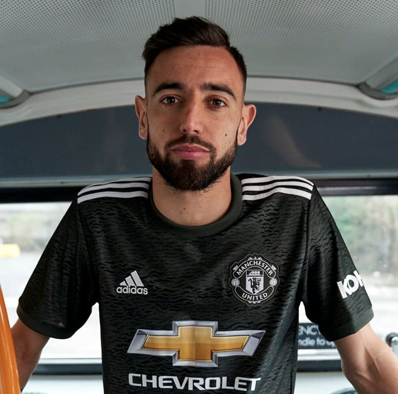 युनाइटेडको अवे जर्सी सार्वजनिक