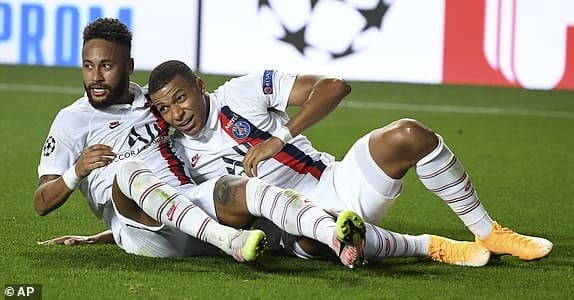 नेयमार र एम्बाप्पे प्लेइङ सेटमा