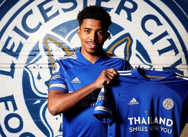 १९ वर्षीय डिफेन्डर फोफाना लेष्टरमा