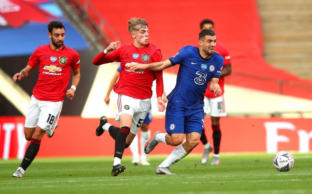 युनाईटेड र चेल्सी भिड्दै