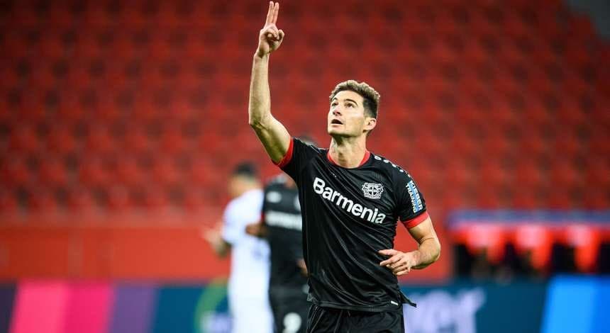 लेवरकुसनको सहज जित