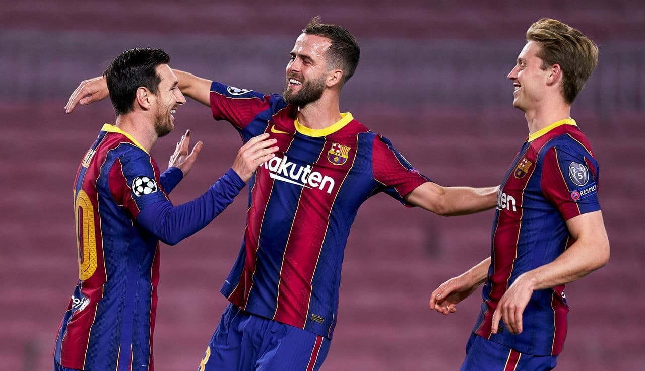 मेस्सी र पिकेको गोलमा बार्सिलोना अपराजित