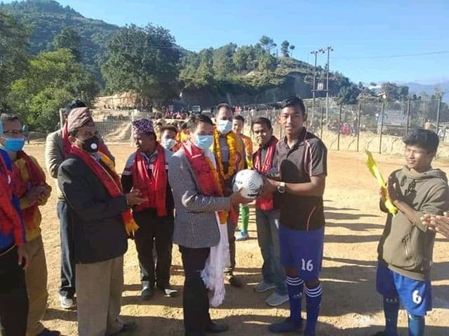 आयोजक कटुन्जेलाई उपाधि