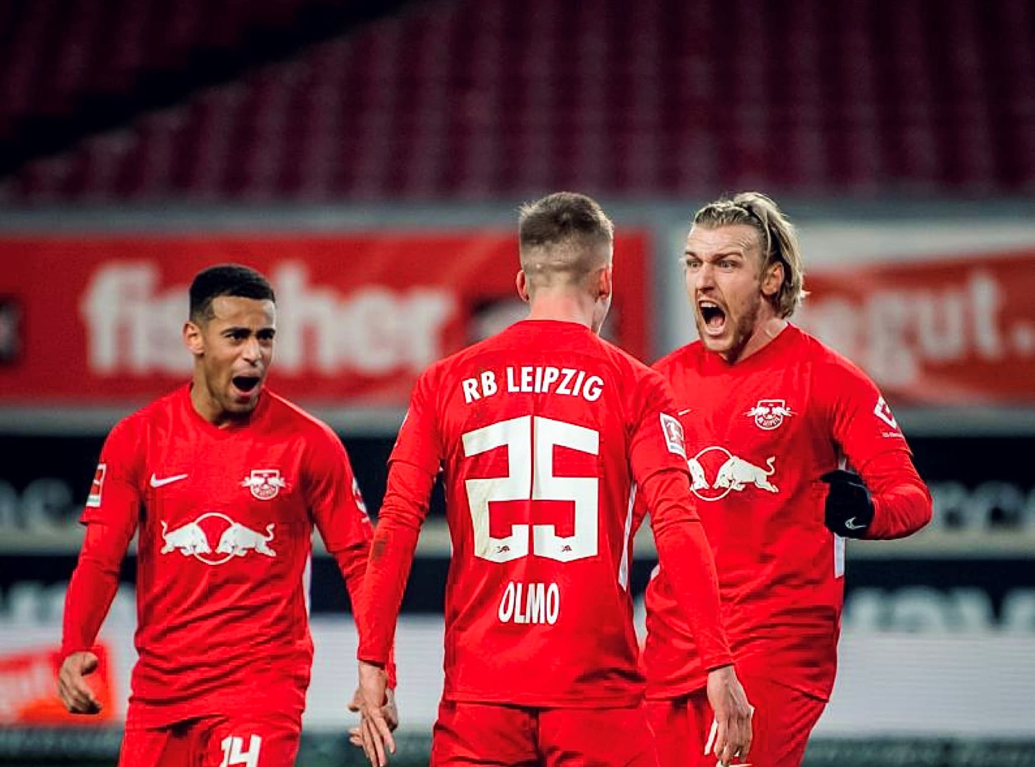 लाइपजिग शीर्ष स्थानमा