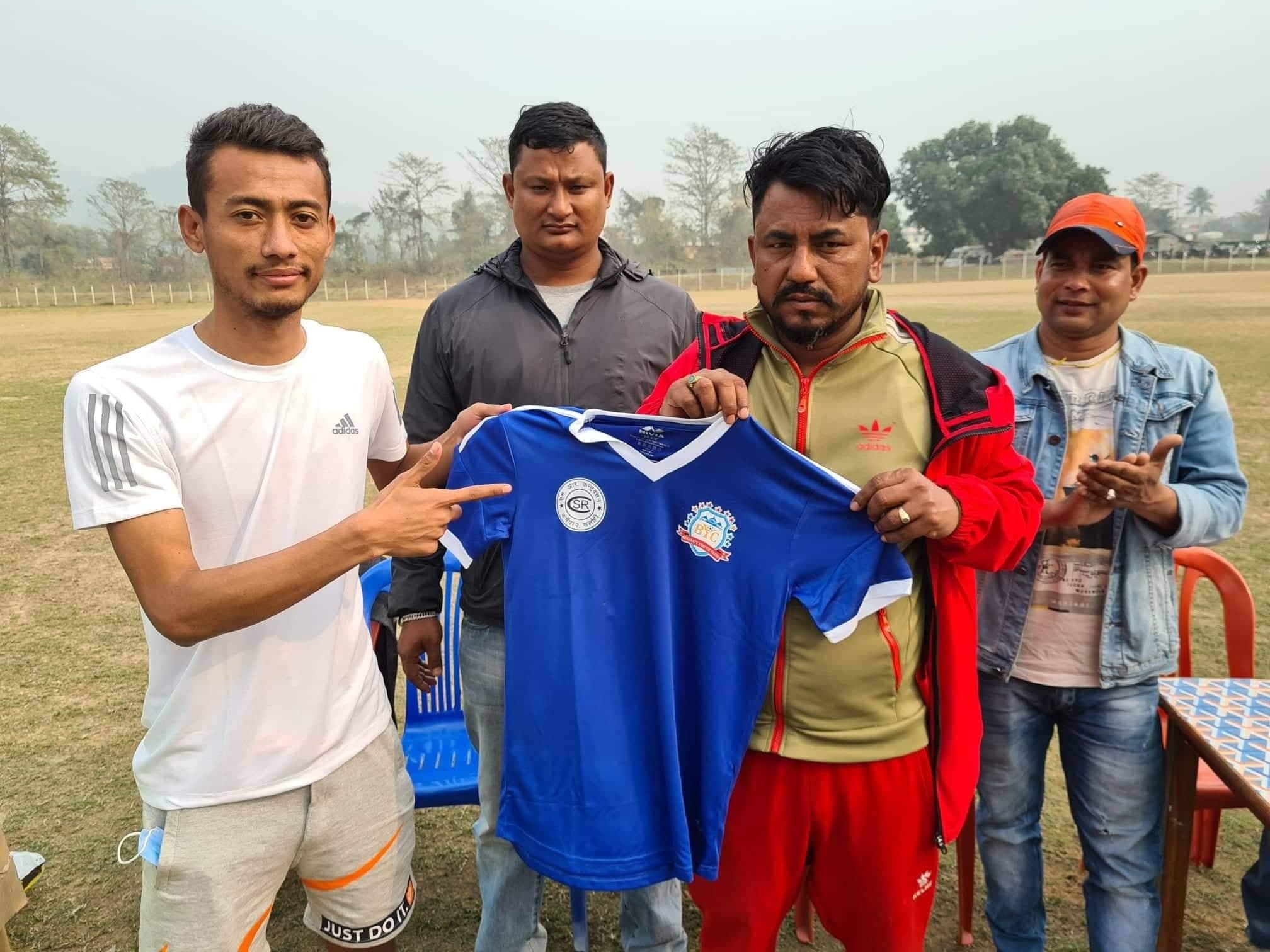 बागमती क्लबलाई जर्सी सहयोग