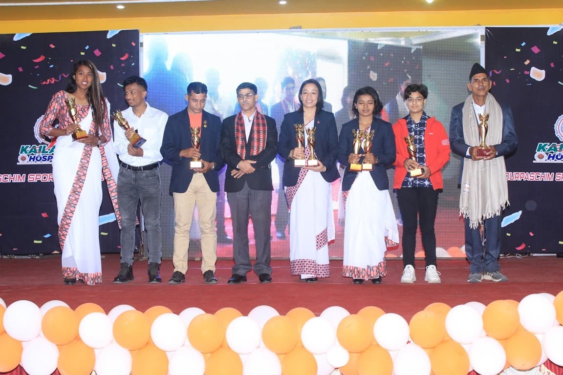 गोपीचन्द्र र गौरीका वर्ष खेलाडी, सरस्वती लोकप्रिय