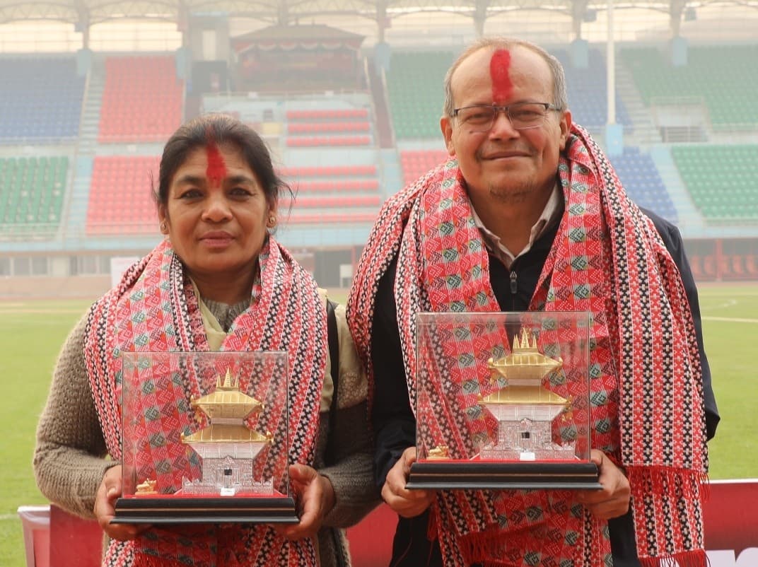 अधिकारी र घिमिरेको बिदाइ