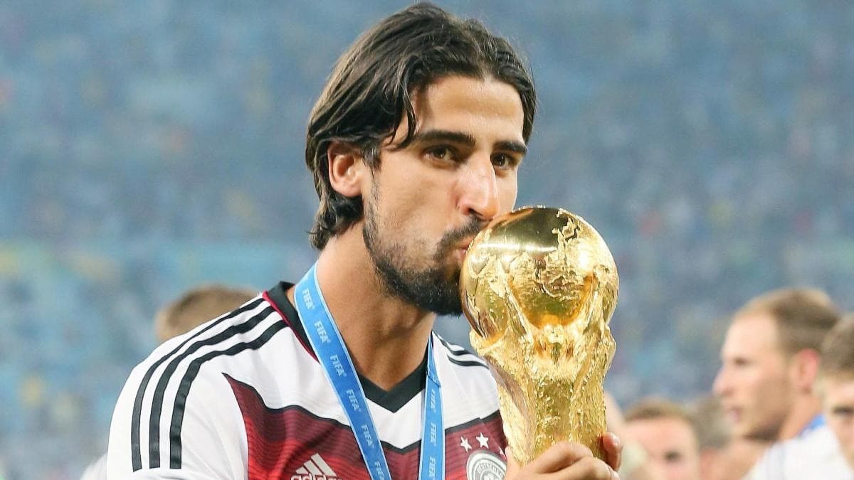 सामी खेडीराद्वारा सन्यास घोषणा