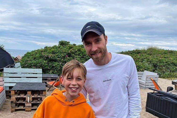 एरिक्सन पहिलो पटक सार्वजनिक स्थलमा