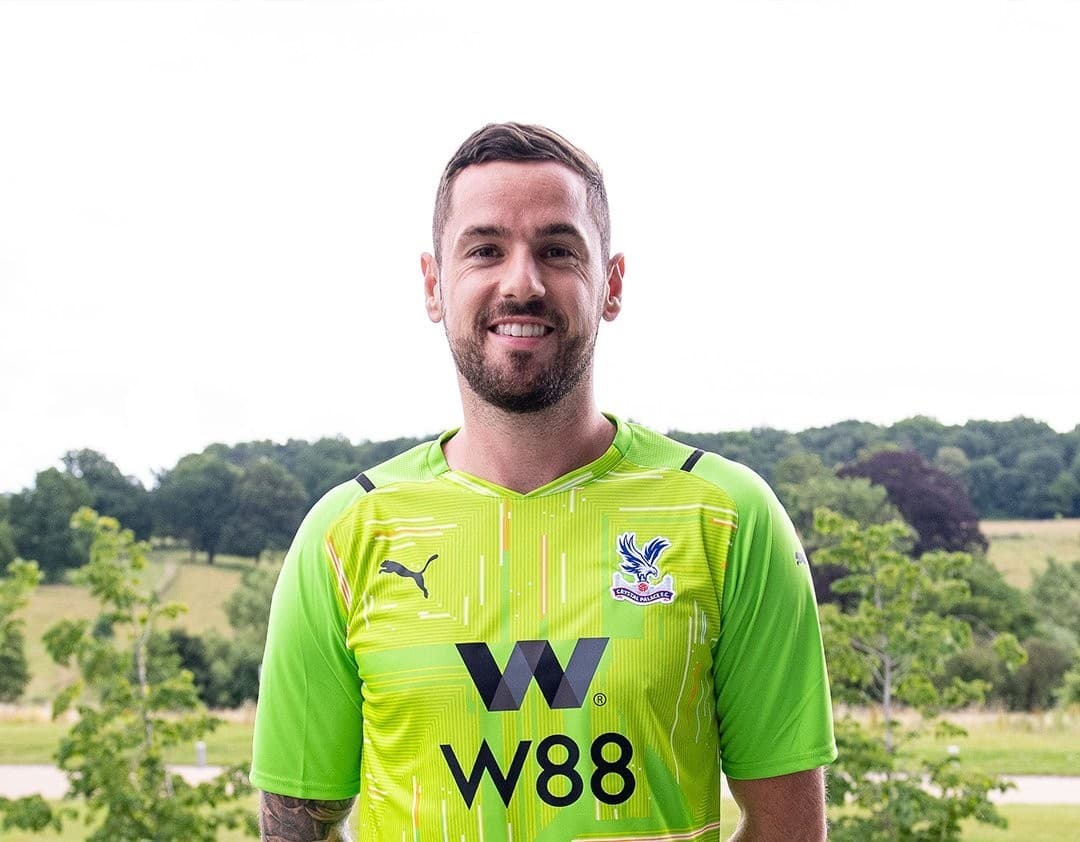 क्रिस्टलले अनुबन्ध गर्यो गोलकिपर म्याथ्युज