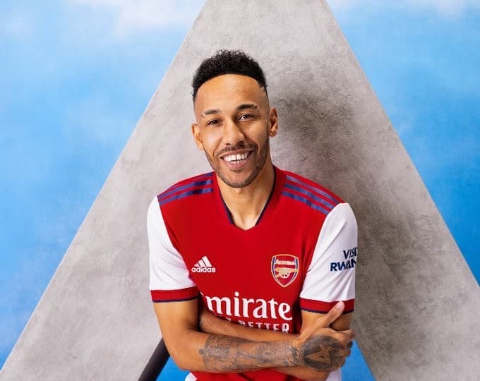 आर्सनलको नयाँ जर्सी सार्वजनिक