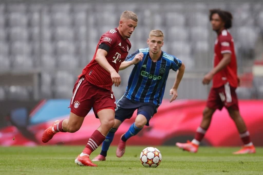 आयाक्ससँग बायर्नको बराबरी