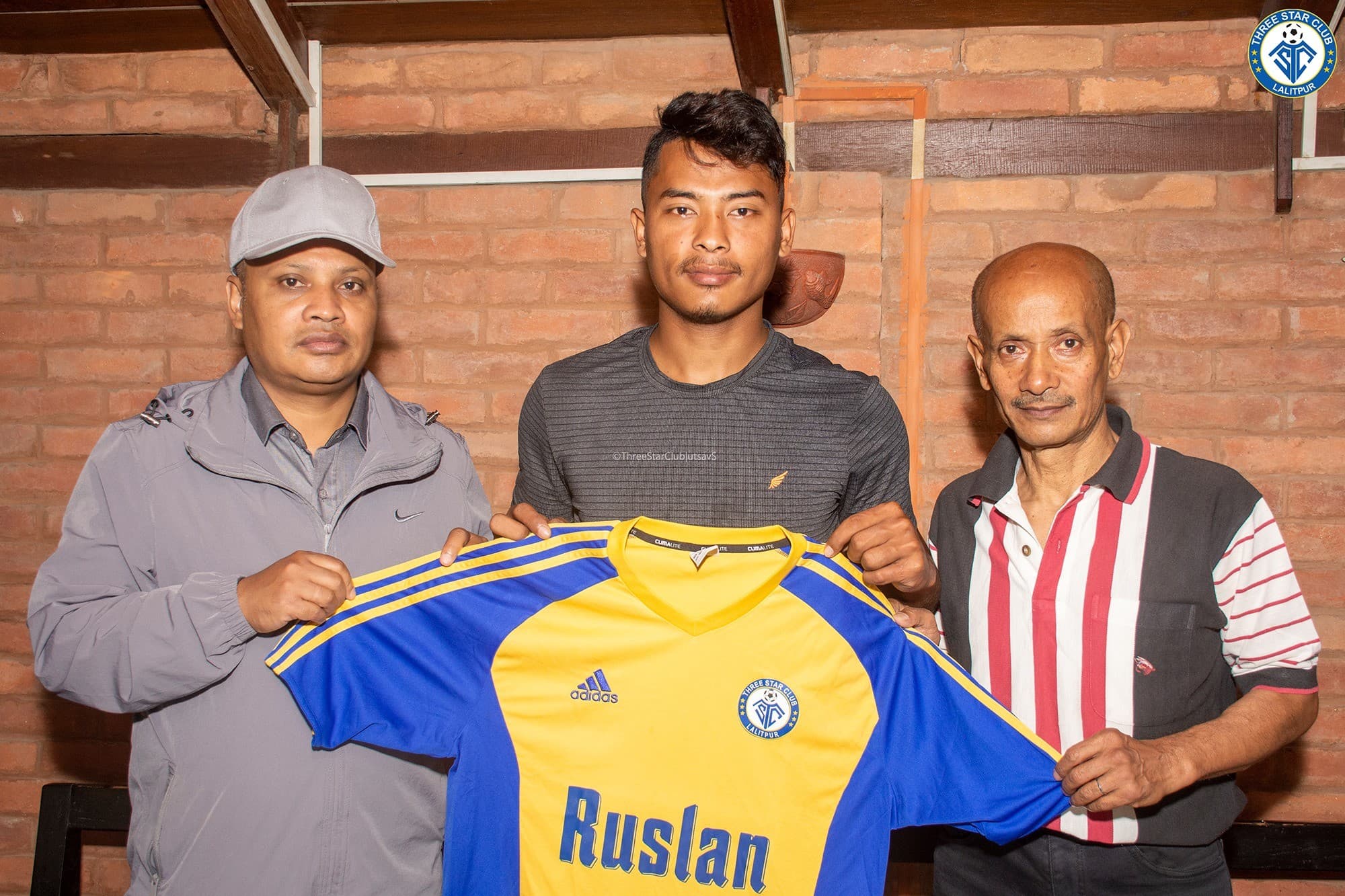 गोलकिपर अरुण थ्री स्टारमा