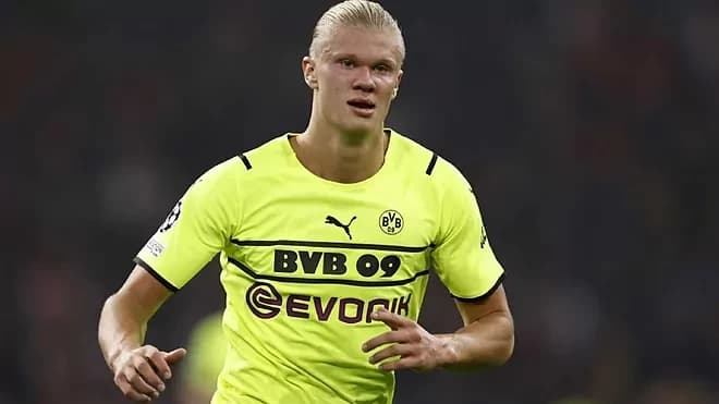 हालान्ड यो वर्ष मैदान बाहिरै रहने