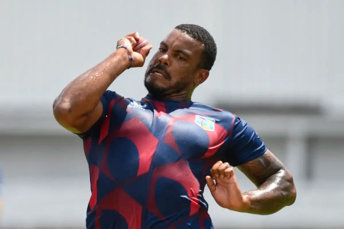 गेब्रियलले लिए सन्न्यास