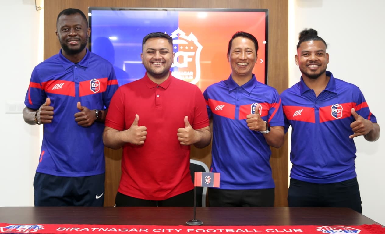 विष्णु मुख्य प्रशिक्षक, रंजित मार्की खेलाडी