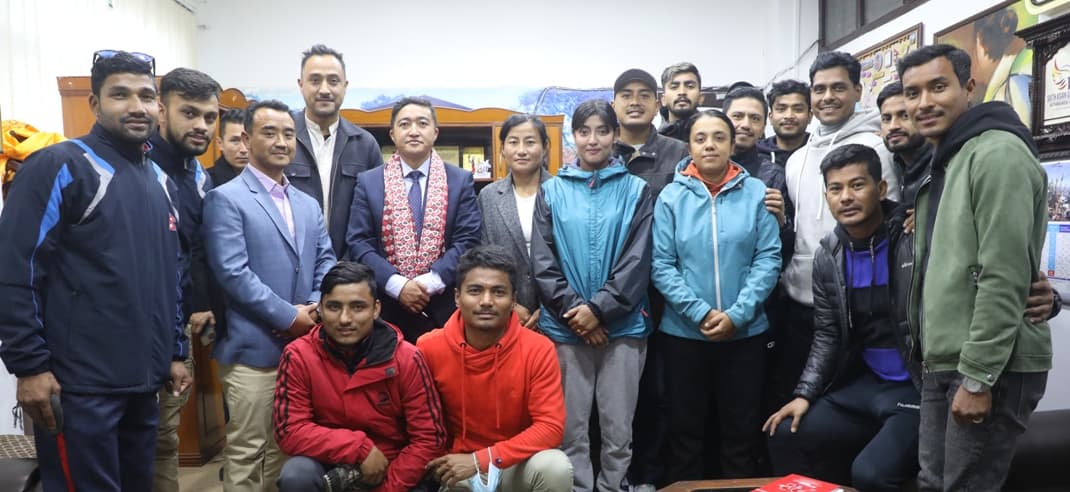 सदस्य–सचिव र क्रिकेट खेलाडीबीच भेटवार्ता