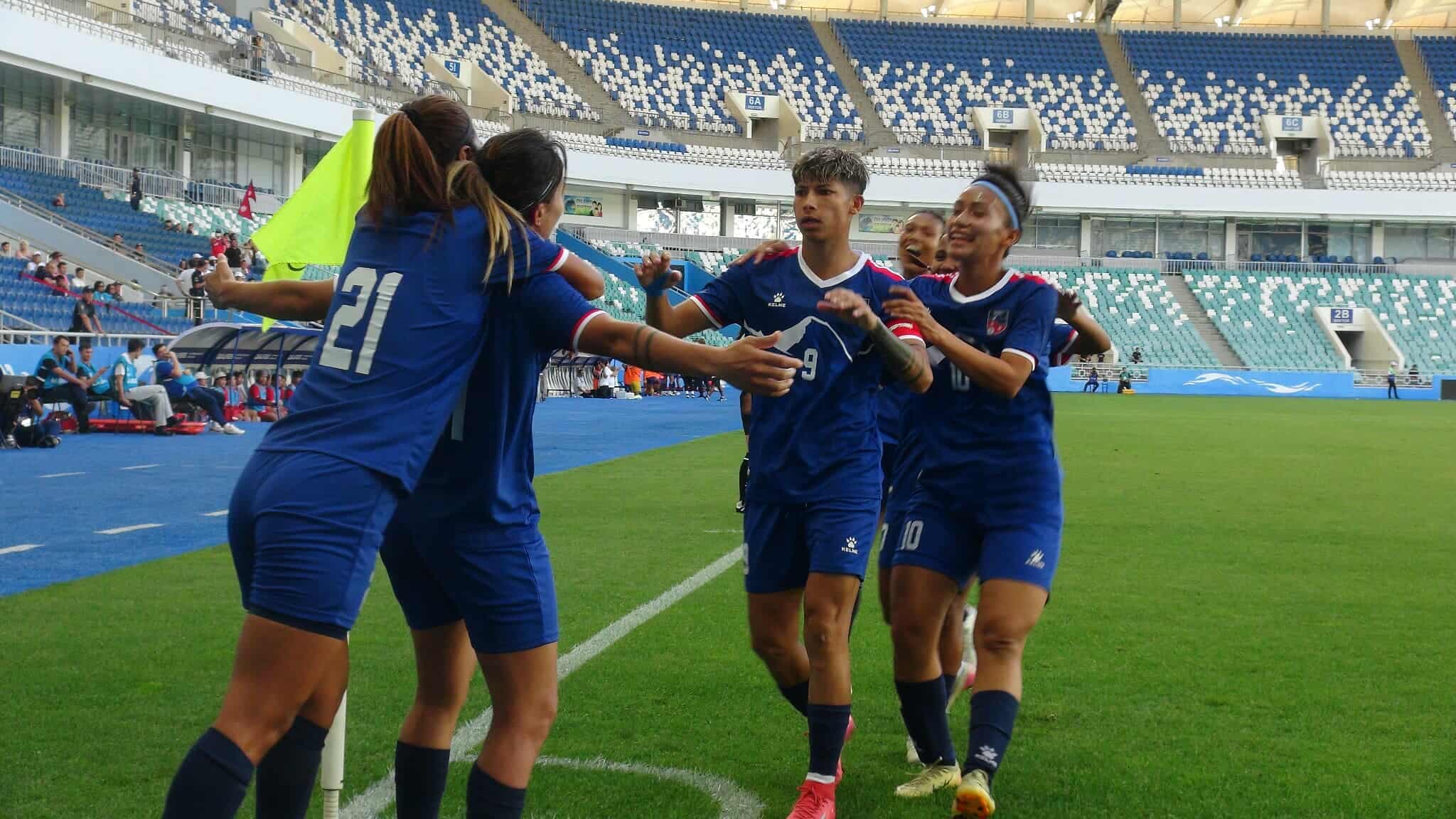 नेपाली टोलीको आशाजनक सुरुआत