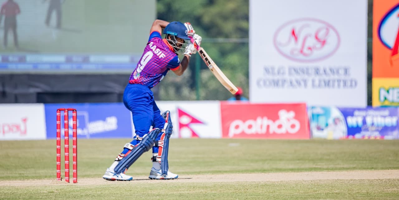 संकटमा आसिफको अर्धशतक 