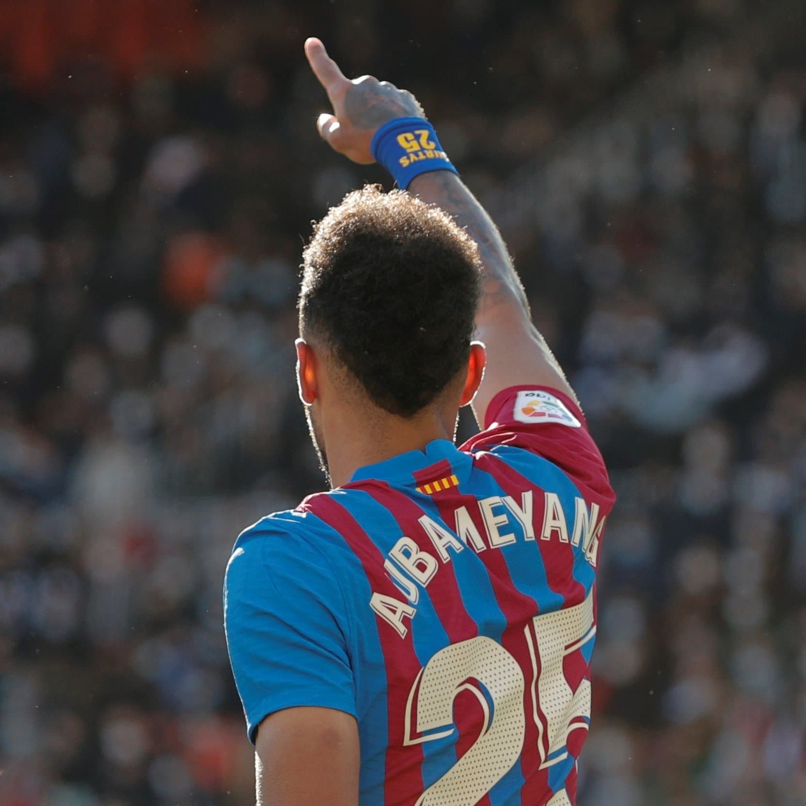 बार्सिलोनाको जितमा अबमेयाङको ह्याट्रिक