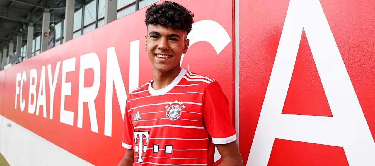 १६ वर्षे डिफेन्डर बायर्नमा