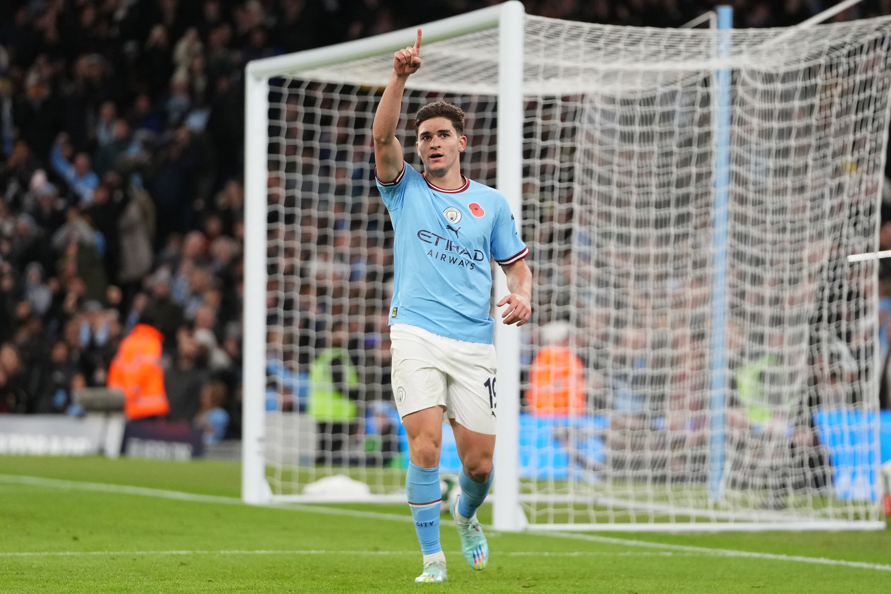 चेल्सीलाई हराउँदै सिटी चौंथो चरणमा