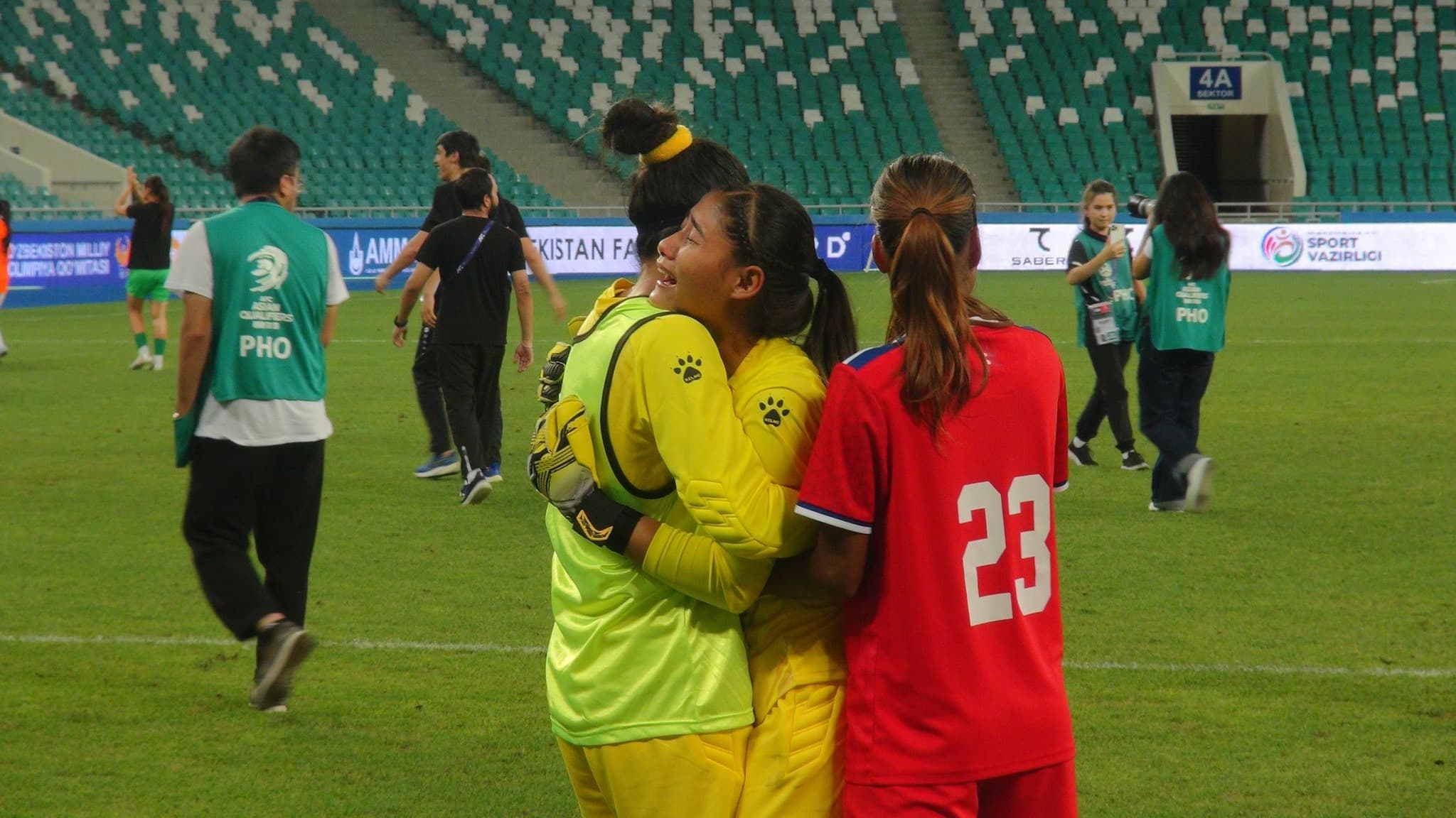 भोलि फर्किँदै महिला टोली