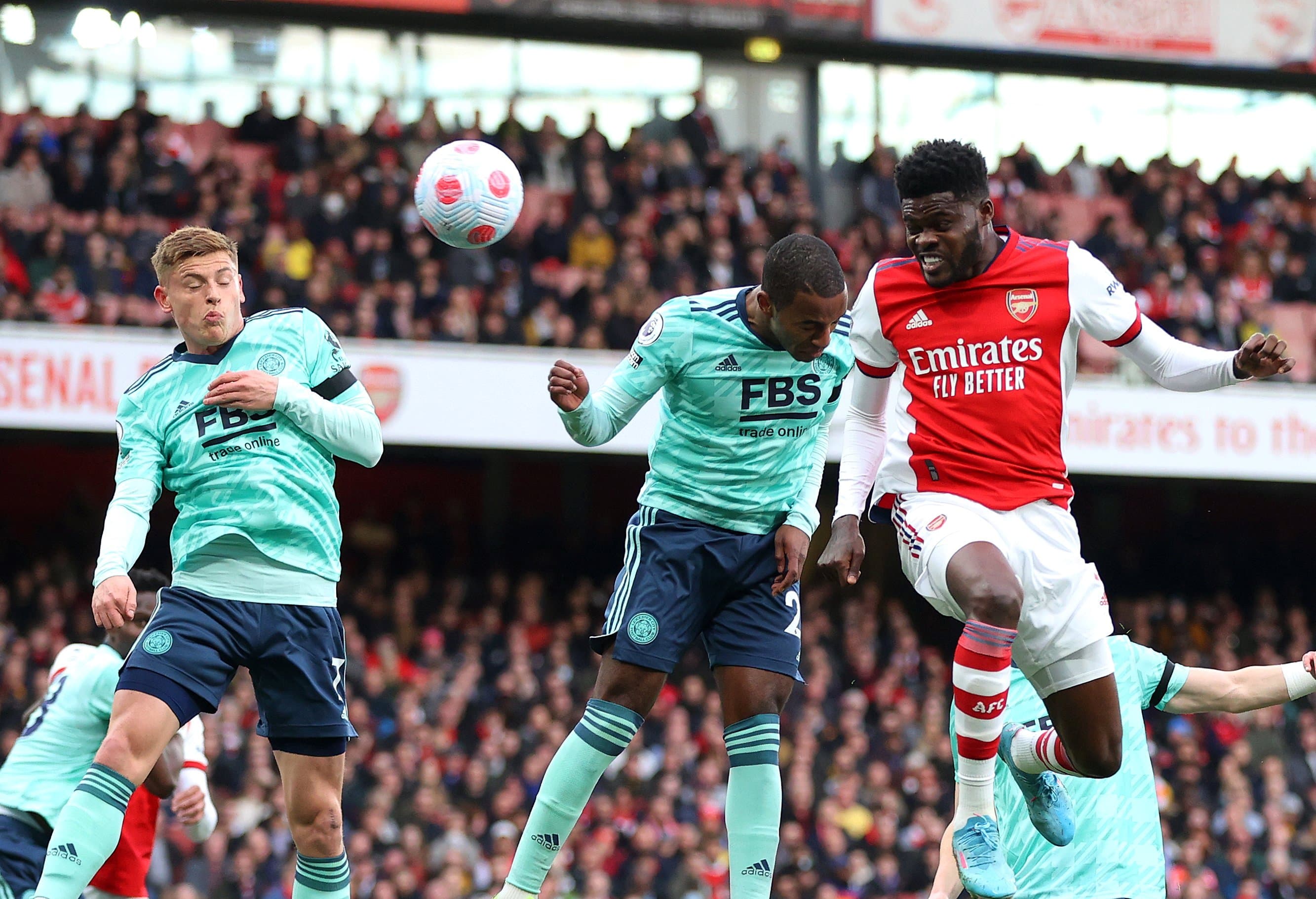 आर्सनलले लेस्टरलाई हरायो