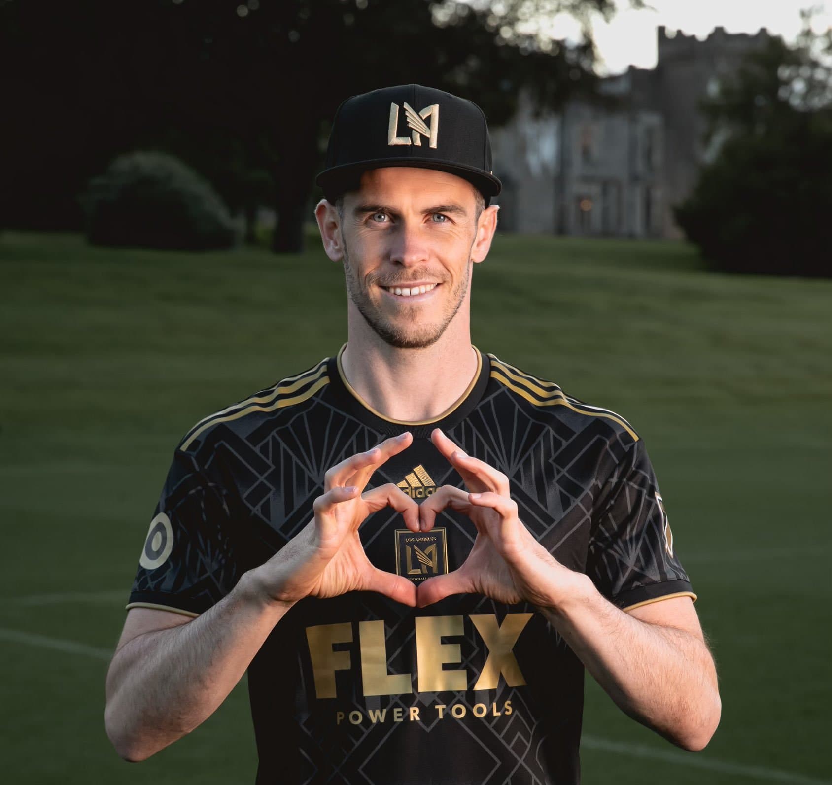 बेलले गरे लस एन्जलससँग एक वर्षको सम्झौता