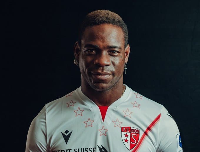 बालोटेली स्विस क्लबमा अनुबन्धित