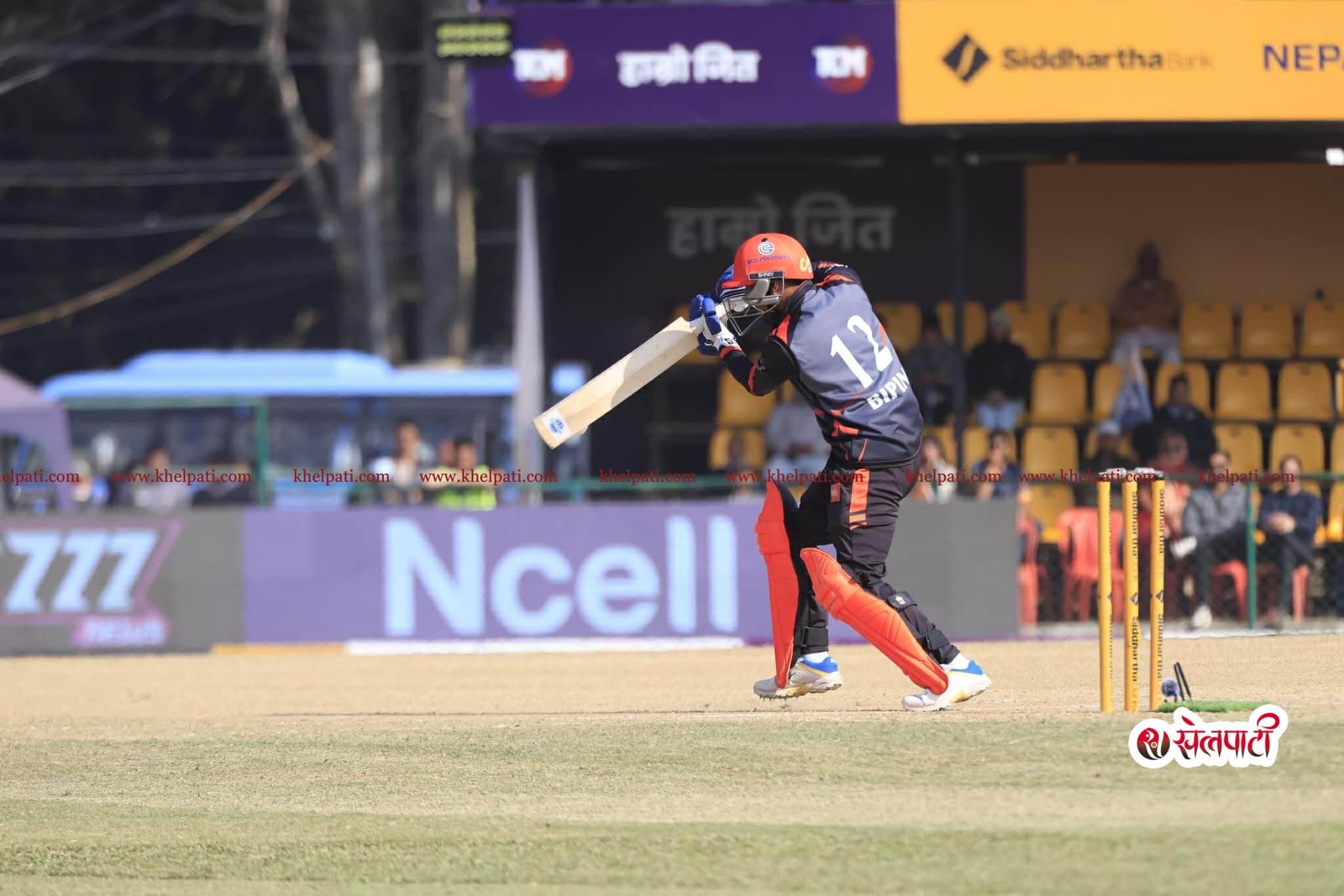 चितवनले गुमायो पावर प्लेमा तीन विकेट