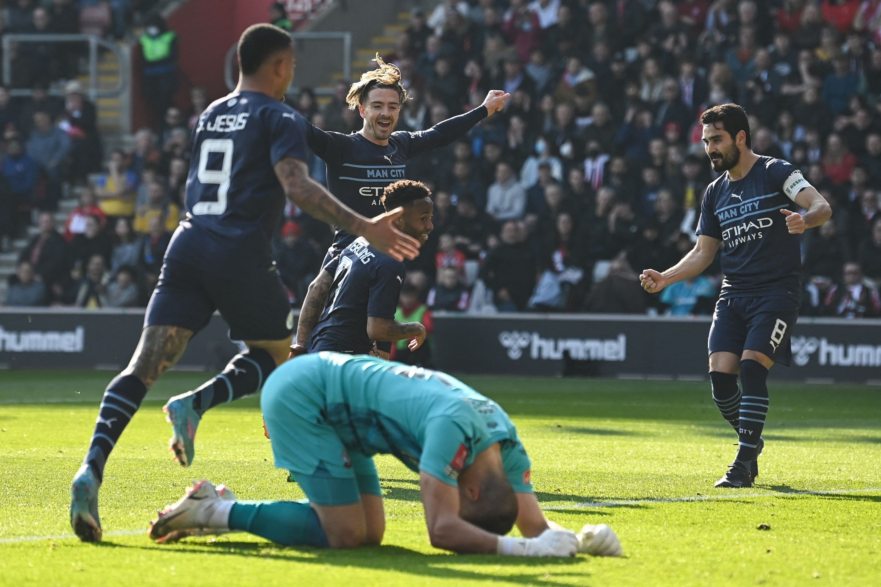 म्यानचेस्टर सिटी सेमिफाइनलमा