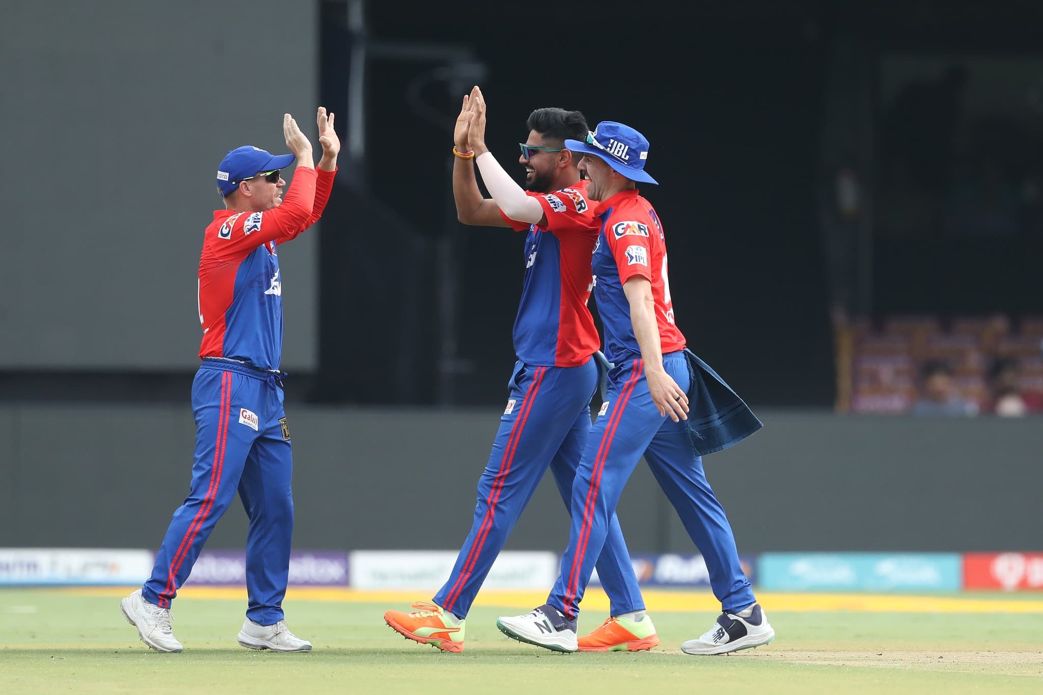 बेंग्लोरद्वारा दिल्लीलाई १७५ रनको लक्ष्य 