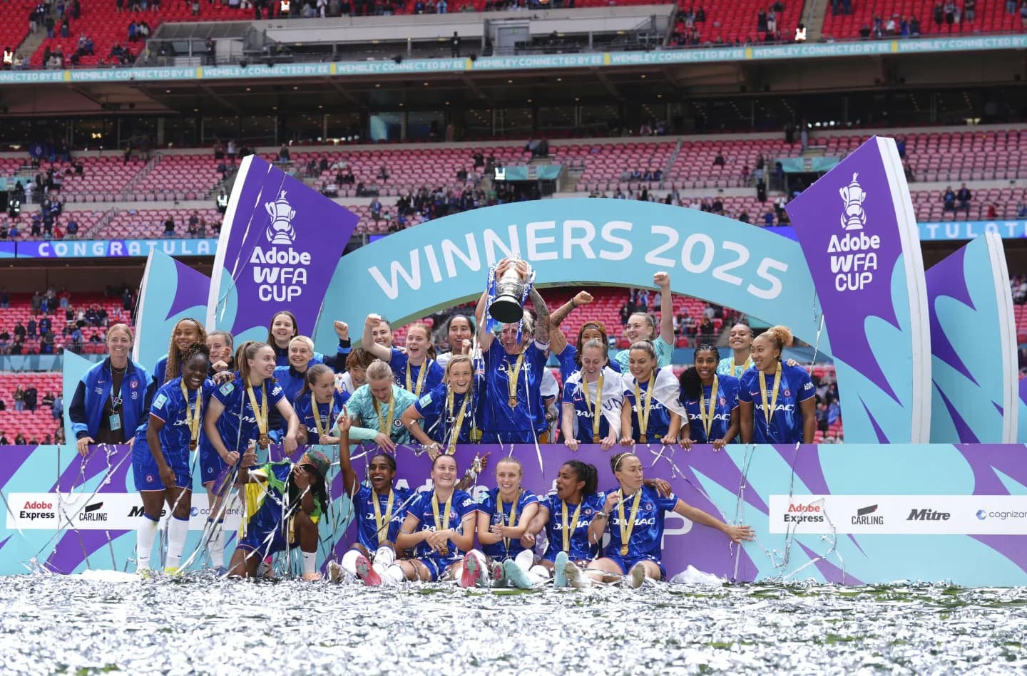 चेल्सीलाई ट्रेबल उपाधि