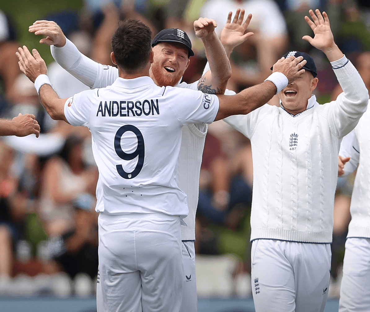 न्युजिल्याण्ड २ सय ९७ रनले पछि