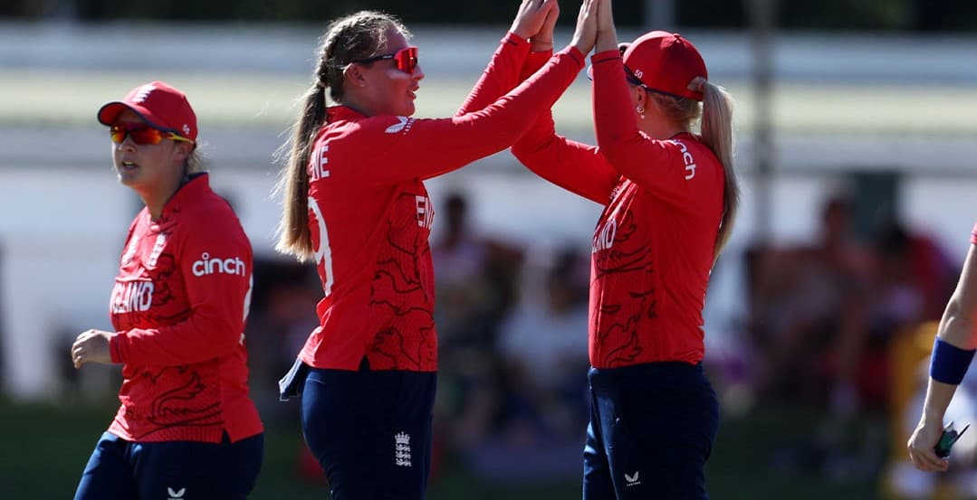 महिला टी-ट्वान्टी विश्वकप : इंग्ल्याण्डको सुखद सुरुआत