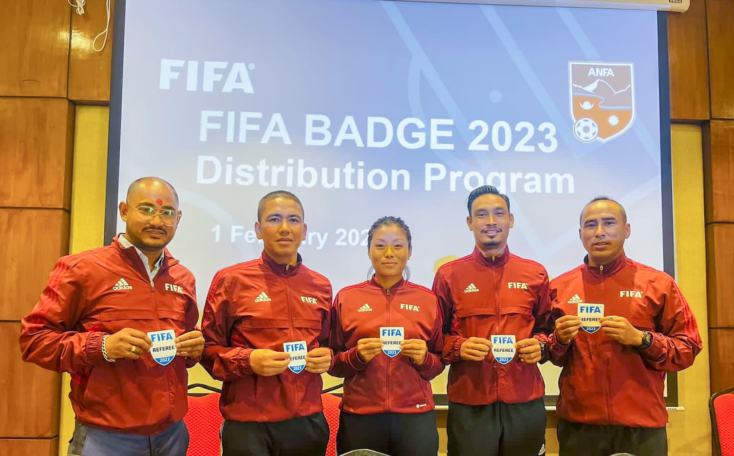 फिफा रेफ्रीलाई ब्याच प्रदान