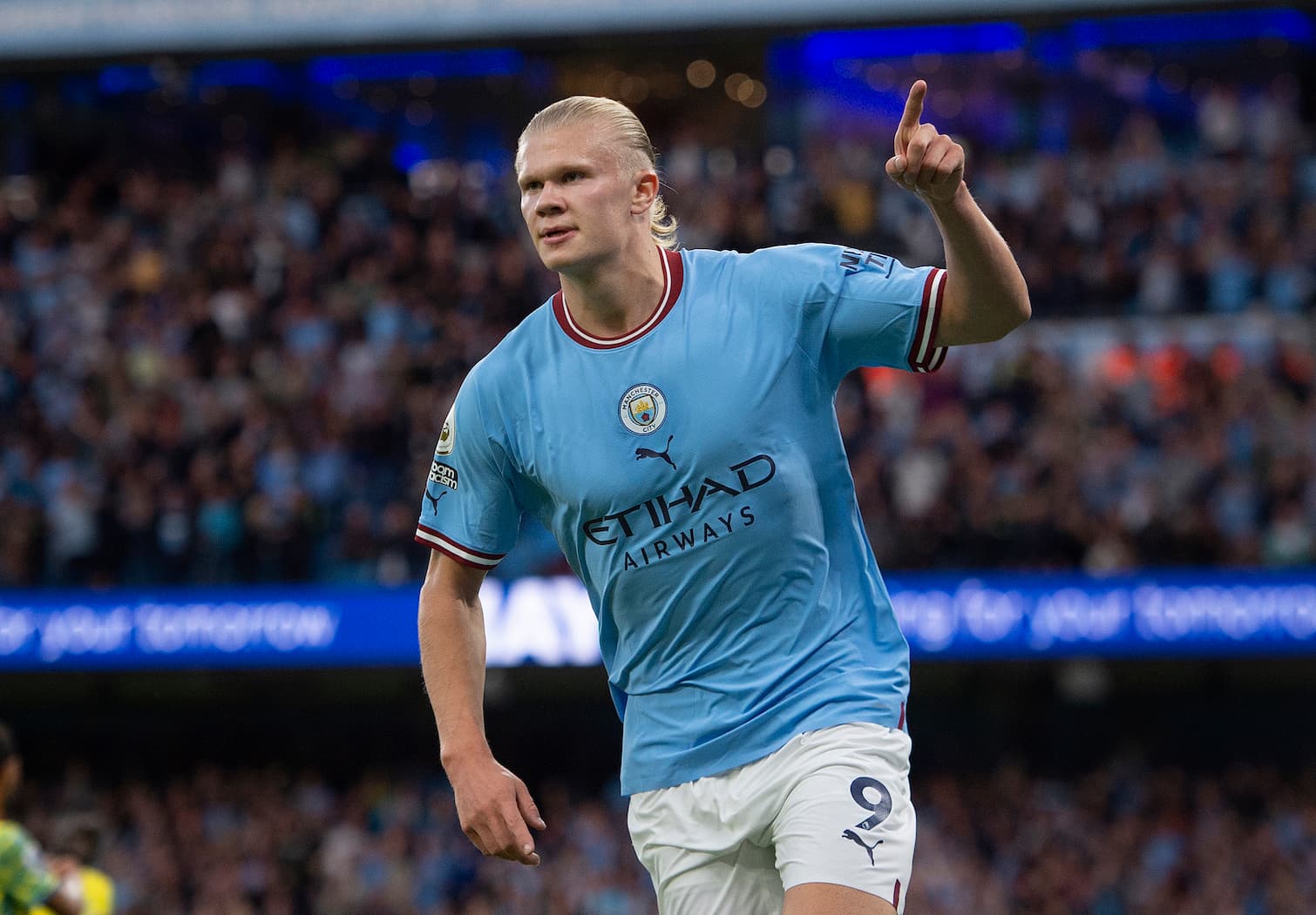 हालाण्डको ह्याट्रिकमा सिटीको फराकिलो जित