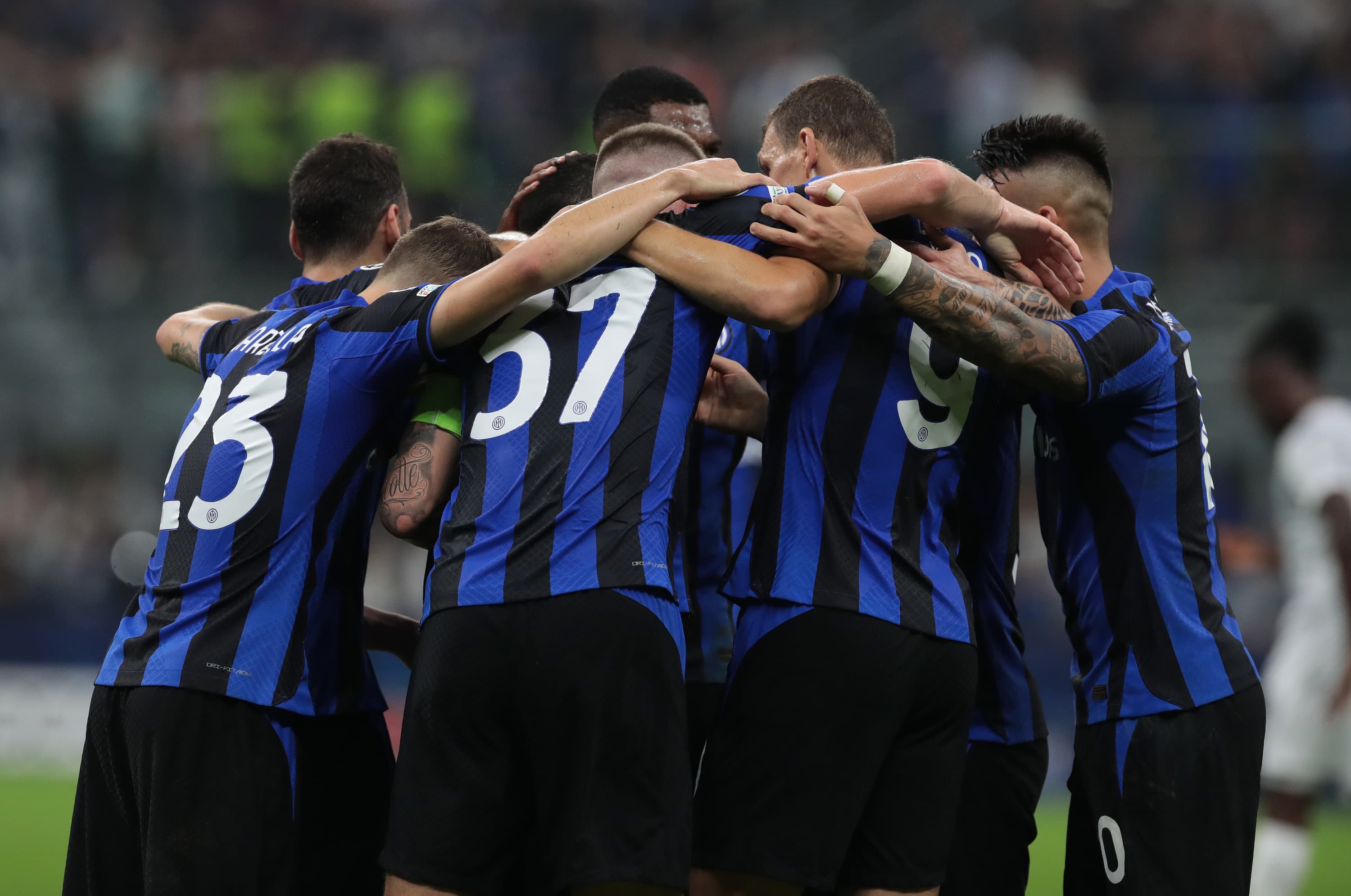 इन्टर अन्तिम १६ मा