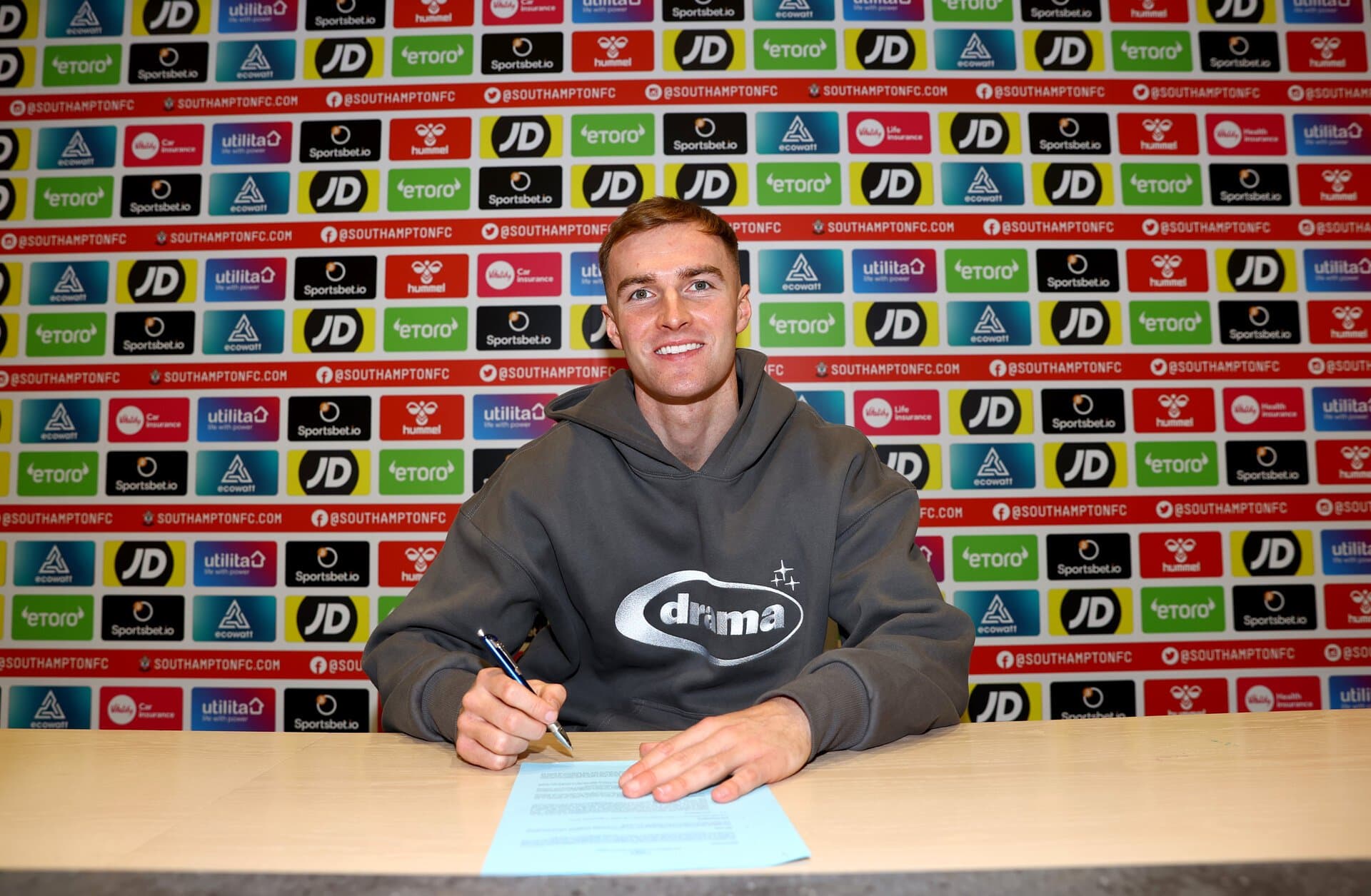 डिफेन्डर जेम्स साउथह्याम्पटनमा  