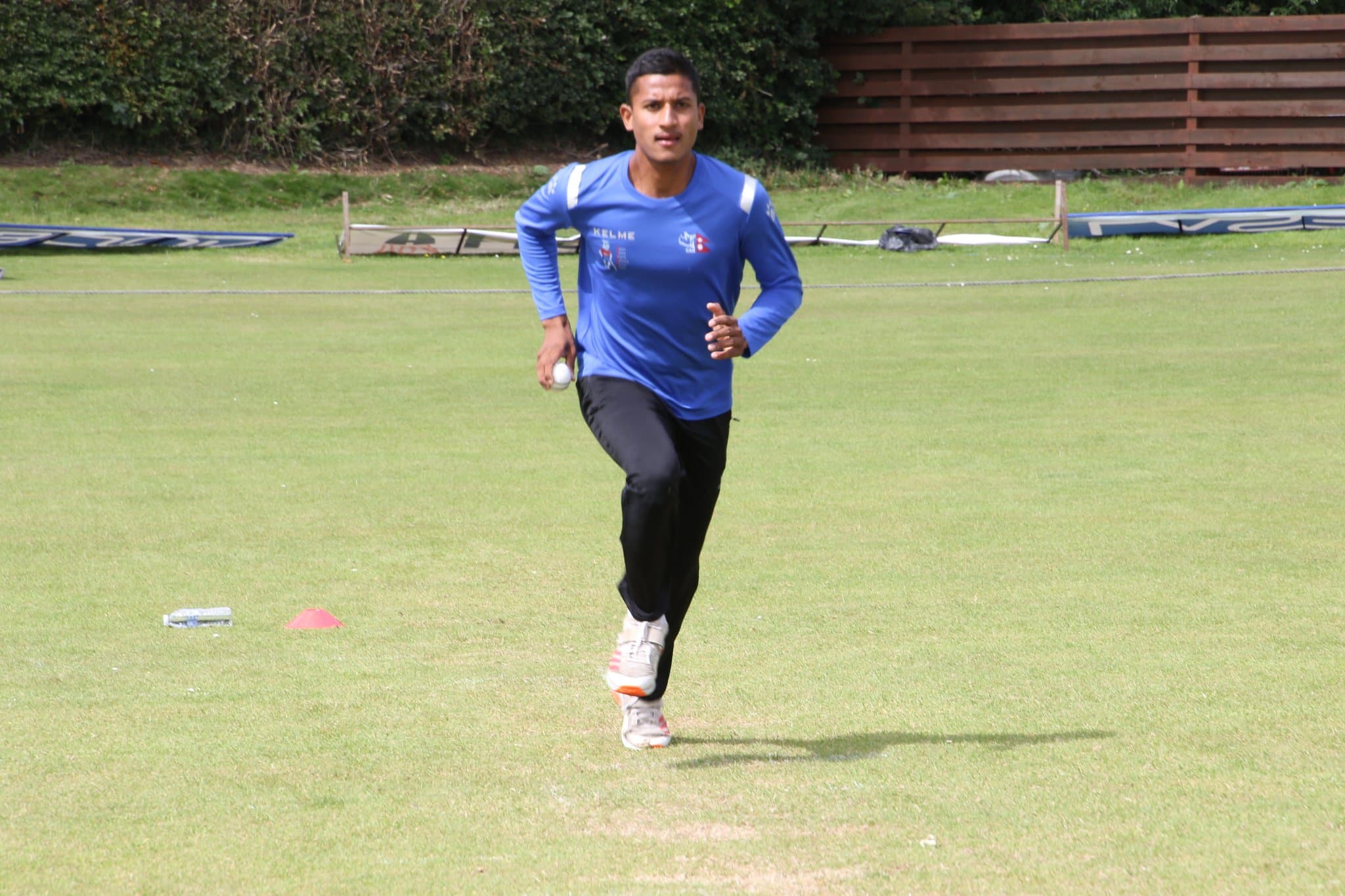 आयरल्यान्डलाई दोस्रो झड्का, किशोरलाई डेब्यु विकेट